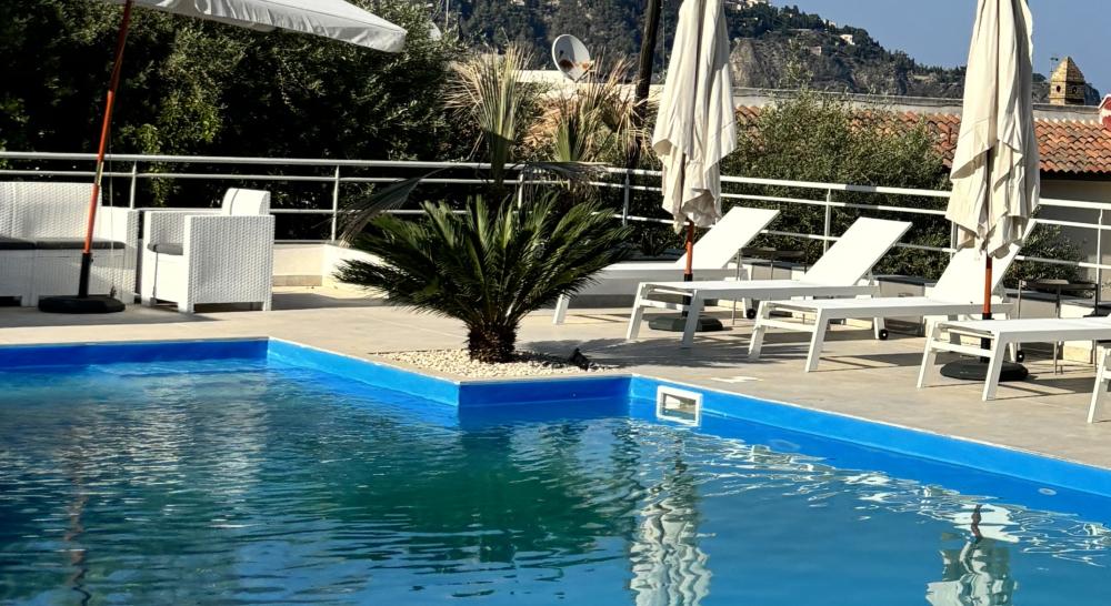 225foto_piscina_1
